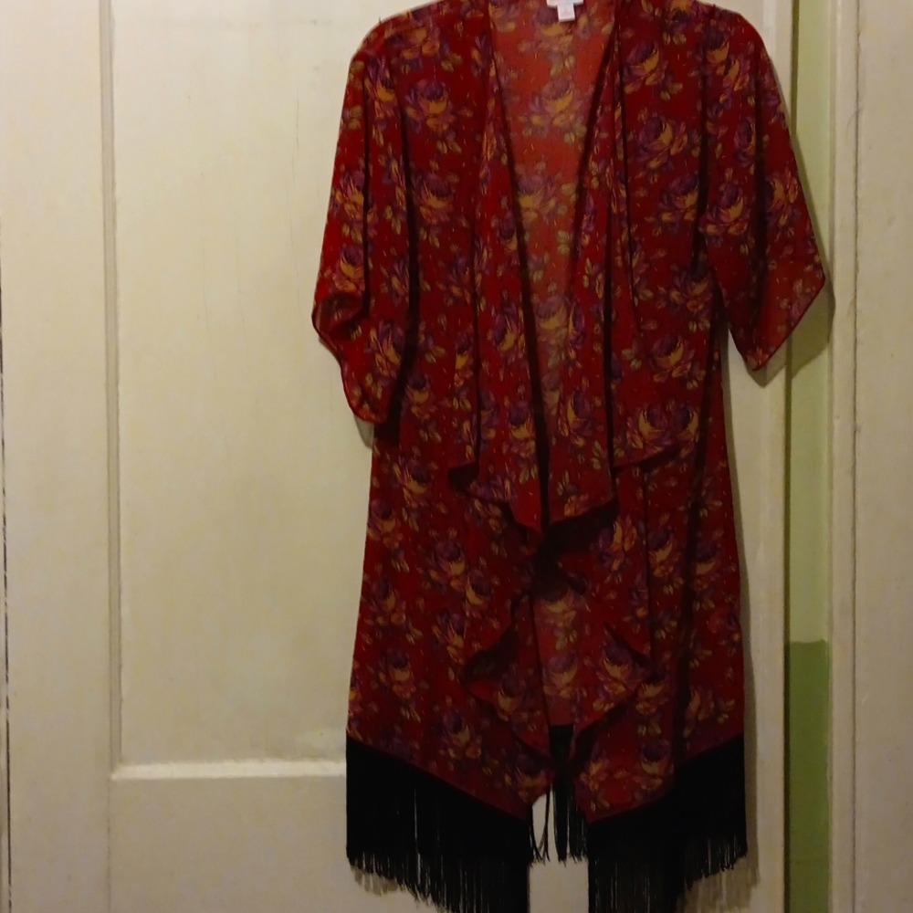 Lula Roe Monroe Kimono, Sm, Red w Burgundy & Gold Roses + Black Fringe
